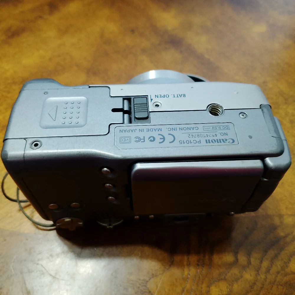 Canon PowerShot G2 Digital Camera - Silver